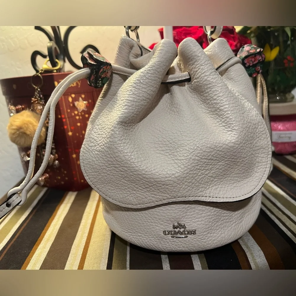 Coach 2016 Blossom White Leather Petal Tulip Bucket Bag Limited Addition